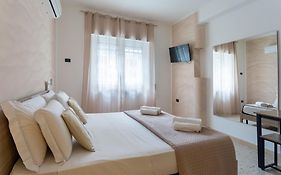 Napoli Fly Guest House 290